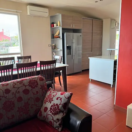 Apartment Pupina Zrnovnica