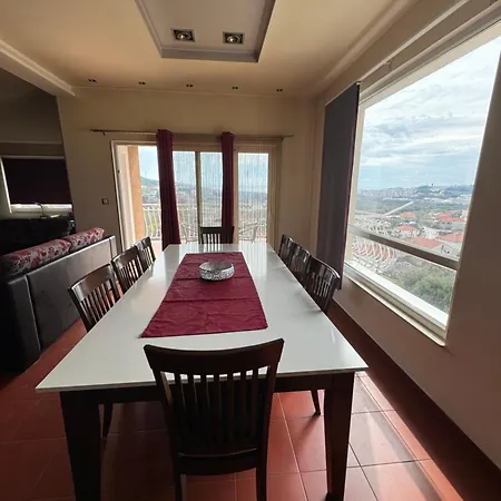 Pupina Apartment Zrnovnica